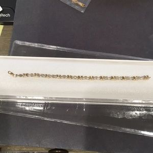 10KT YG, 2 CT Real Diamond baguette bracelet